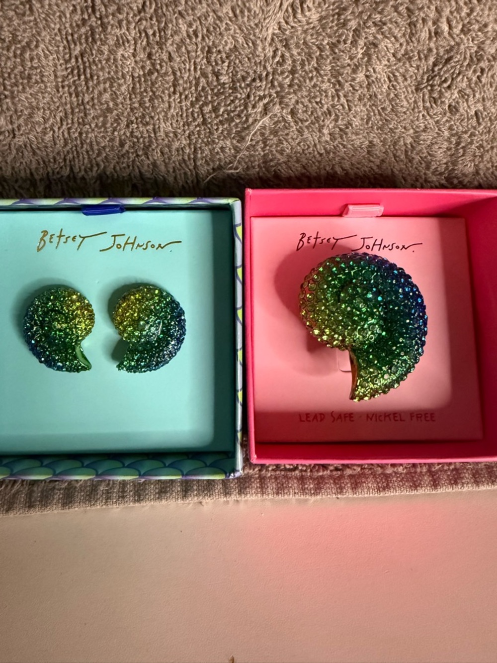 🐚Betsey Johnson Crystal Shell Ring & Earring Set - Green Blue Yellow